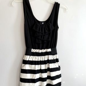 IZ Byer XS black and white dress